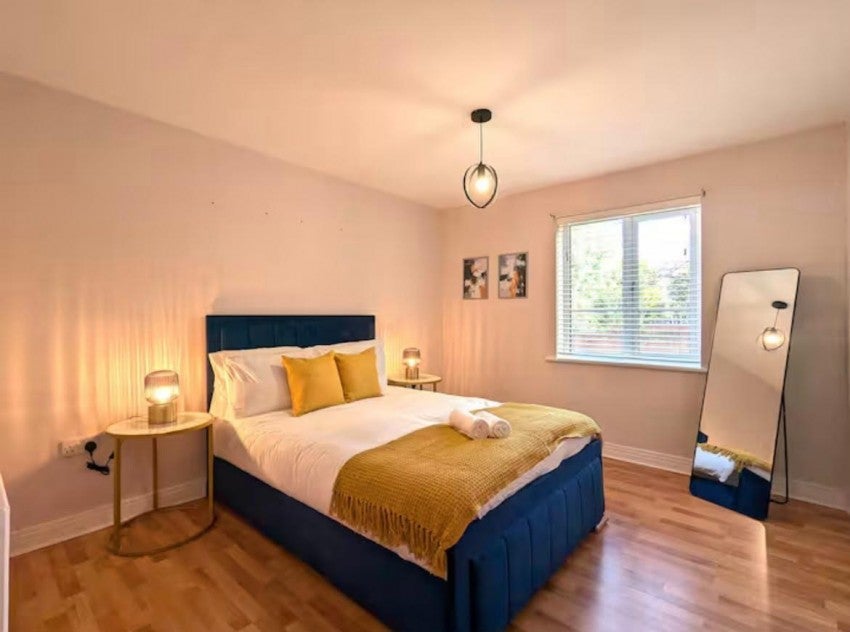 Room Waterside Drive in Birmingham