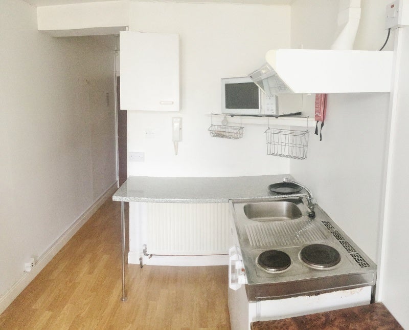 Flat Kember Street in Greater London
