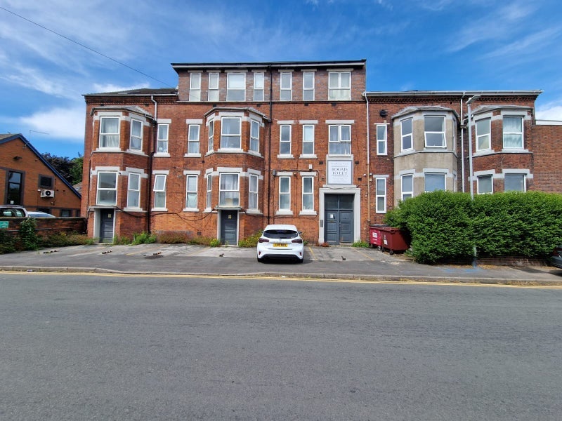 Room Lonsdale Street in Stoke-on-Trent