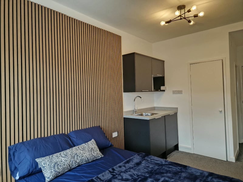 Room Lonsdale Street in Stoke-on-Trent