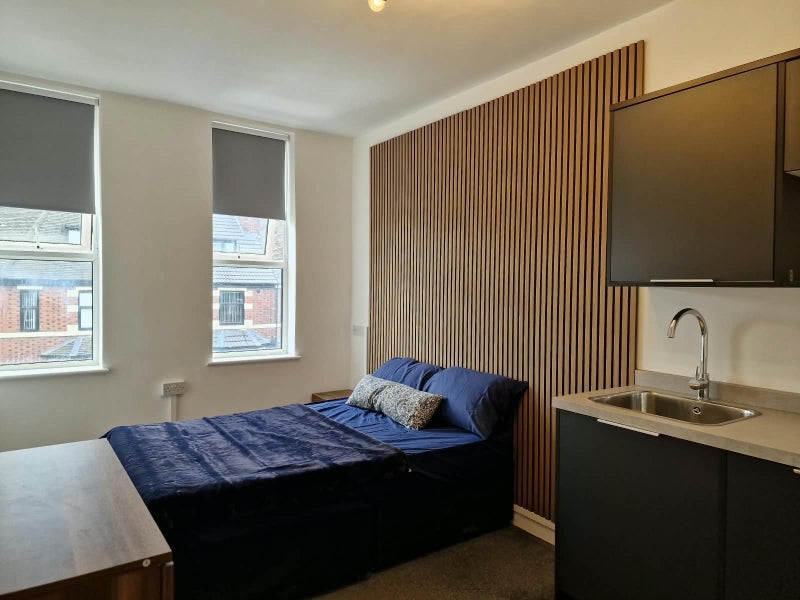 Room Lonsdale Street in Stoke-on-Trent