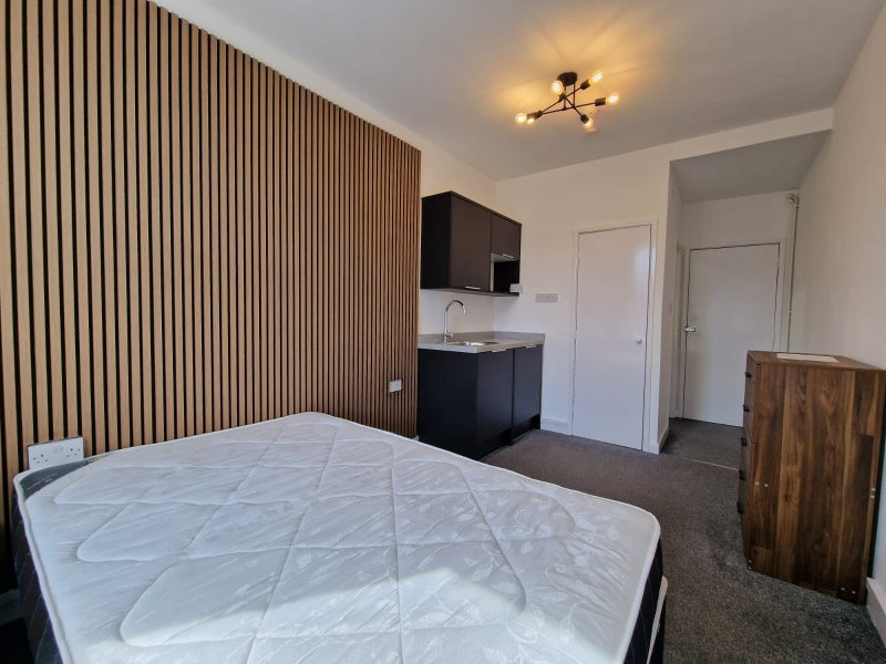 Room Lonsdale Street in Stoke-on-Trent
