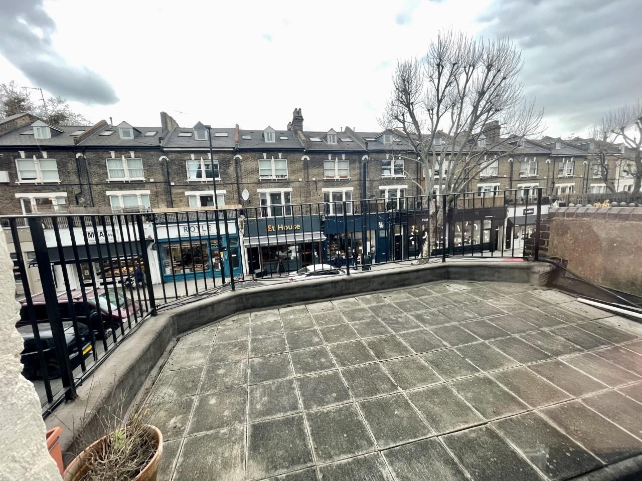 Flat Fortess Road in Greater London