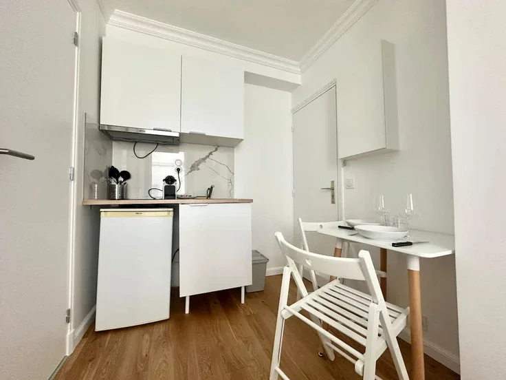 Flat Passage Cardinet in Paris