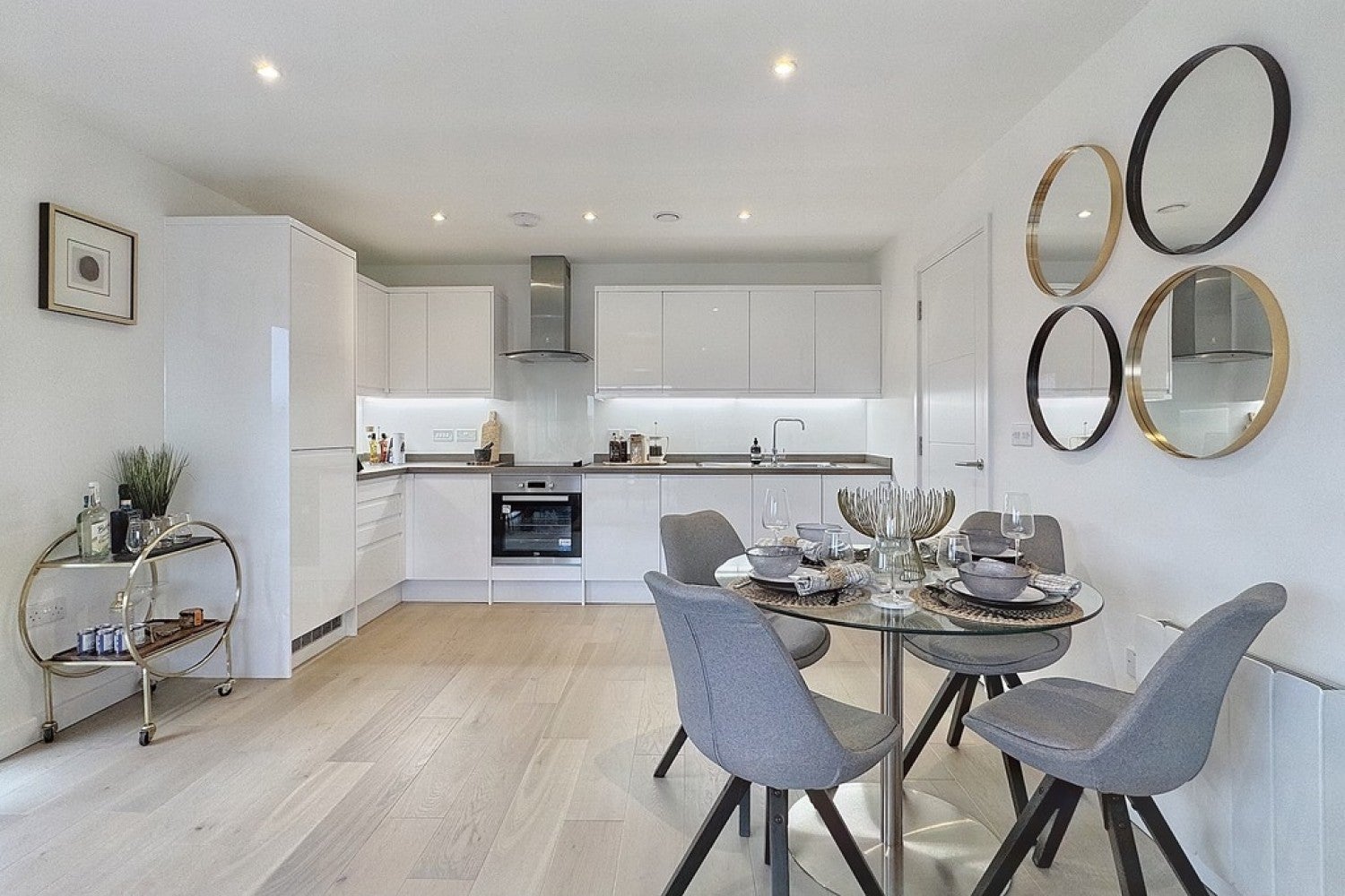 Flat Leacon Road in Ashford