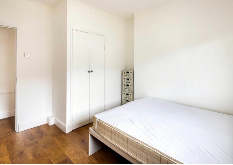 Room Bryan Street in Greater London