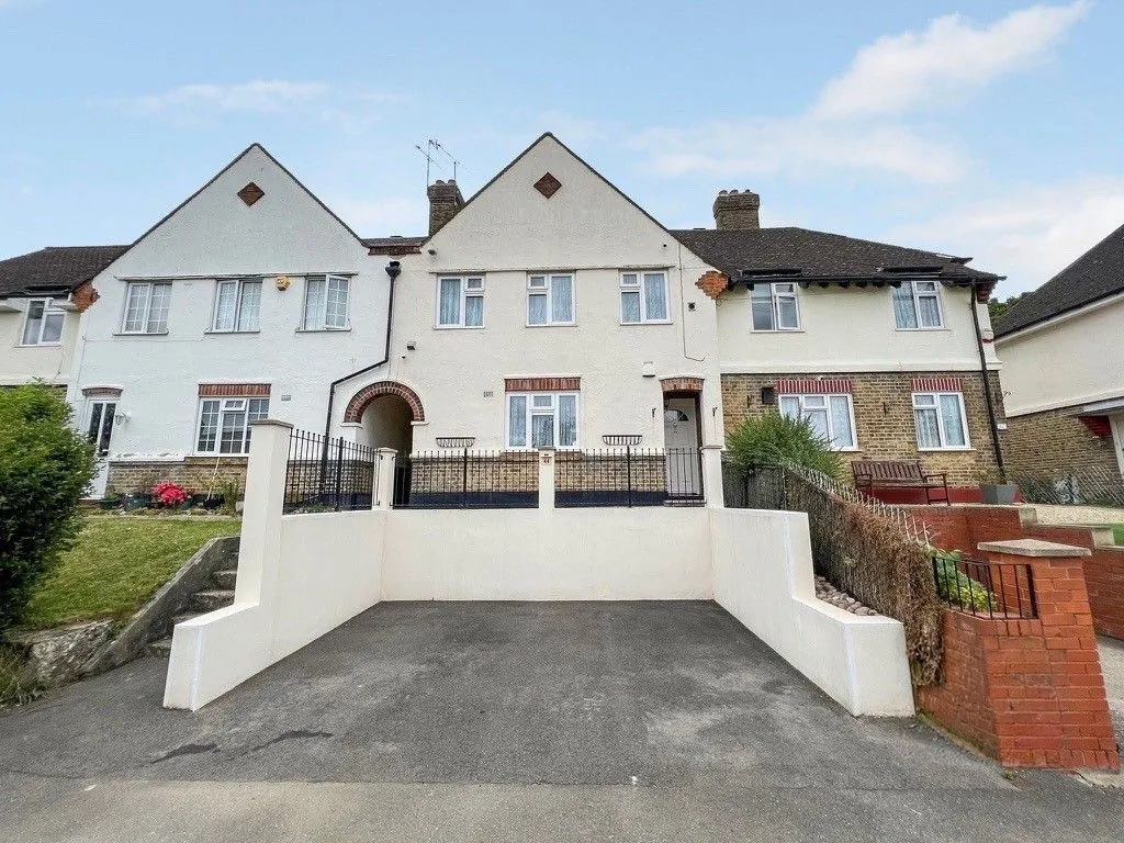 House Apple Tree Avenue in Greater London