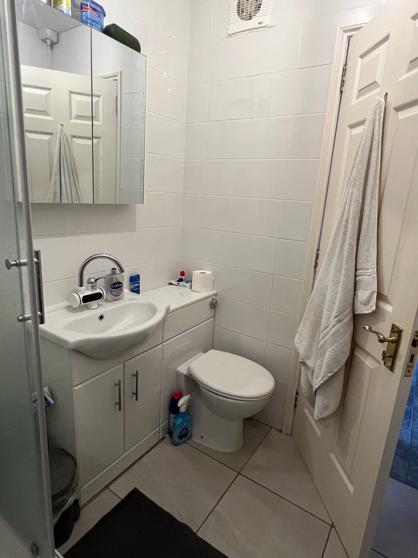 Room Riverview Place in Glasgow