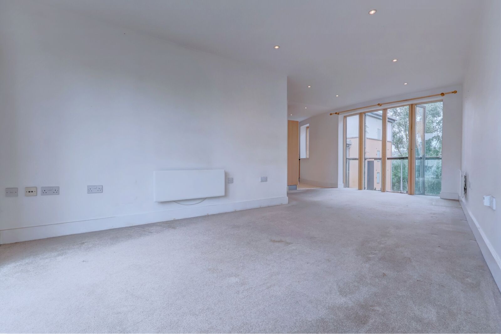 Flat Ryemead Way in High Wycombe Community Board