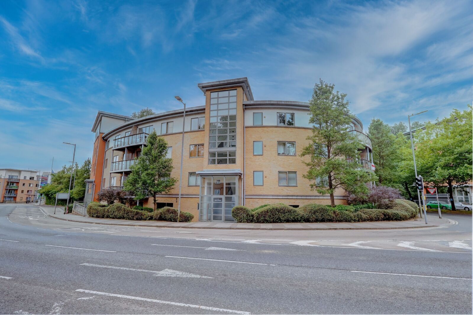 Flat Ryemead Way in High Wycombe Community Board