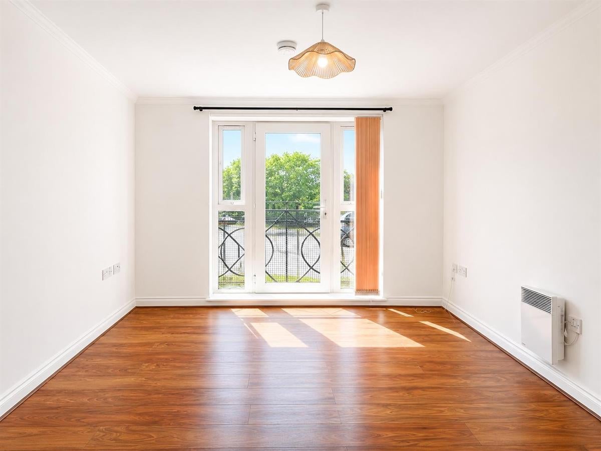Flat Palgrave Road in Bedford