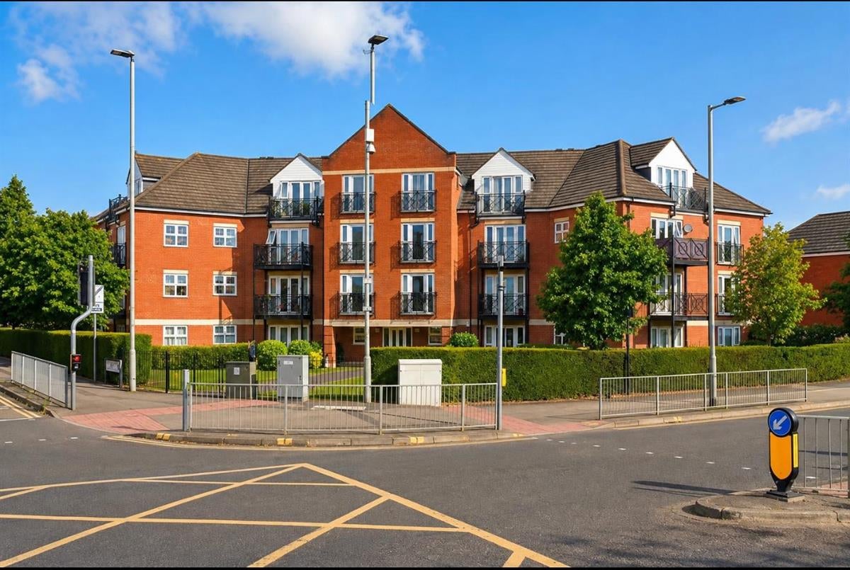 Flat Palgrave Road in Bedford