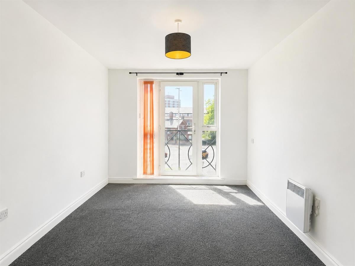 Flat Palgrave Road in Bedford