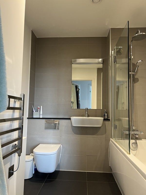 Room Hepscott Road in Greater London