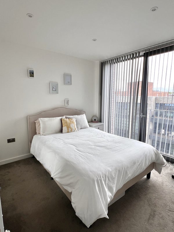 Room Hepscott Road in Greater London