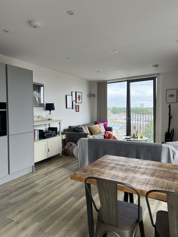 Room Hepscott Road in Greater London