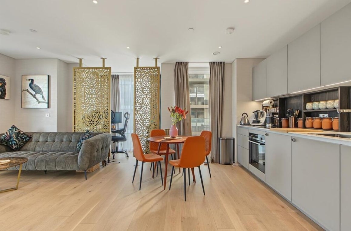 Flat York Road in Greater London