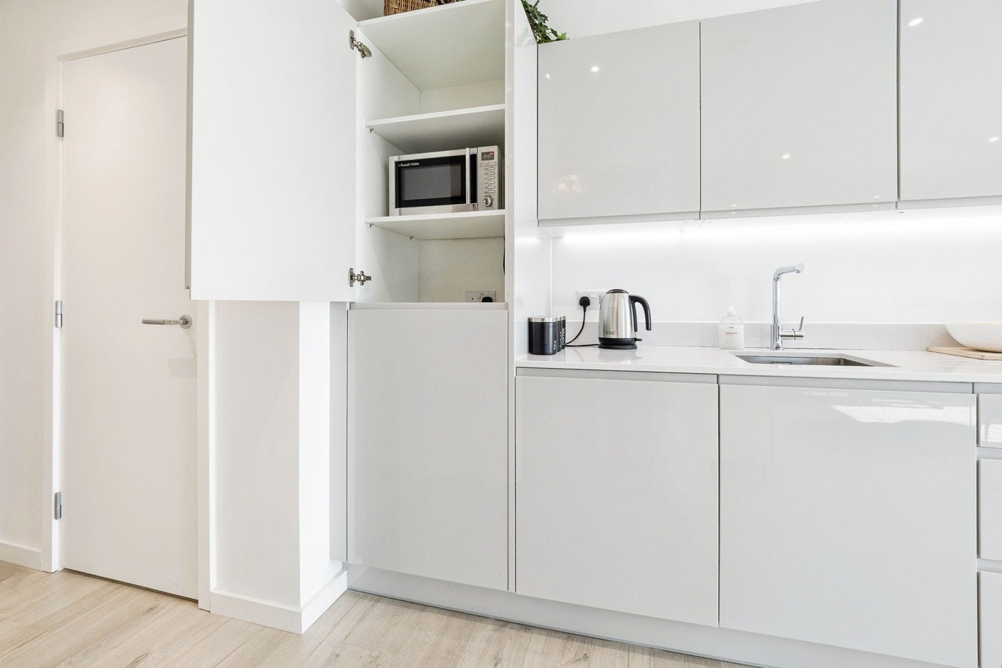 Flat Heartwell Avenue in Greater London