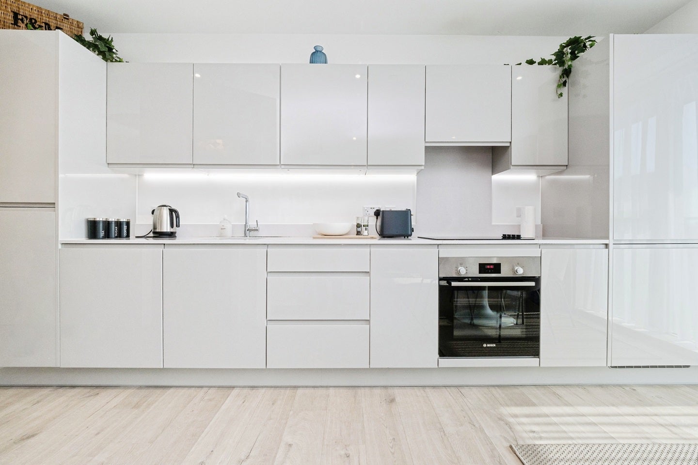 Flat Heartwell Avenue in Greater London