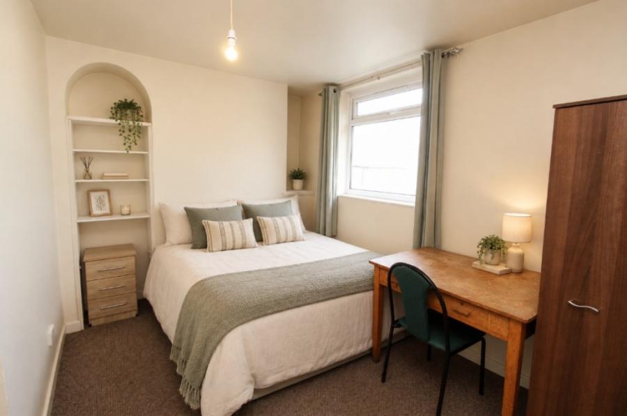 Room Derby Road in Nottingham
