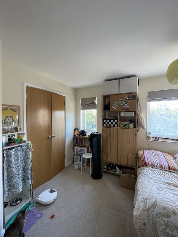 Room Calypso Crescent in Greater London
