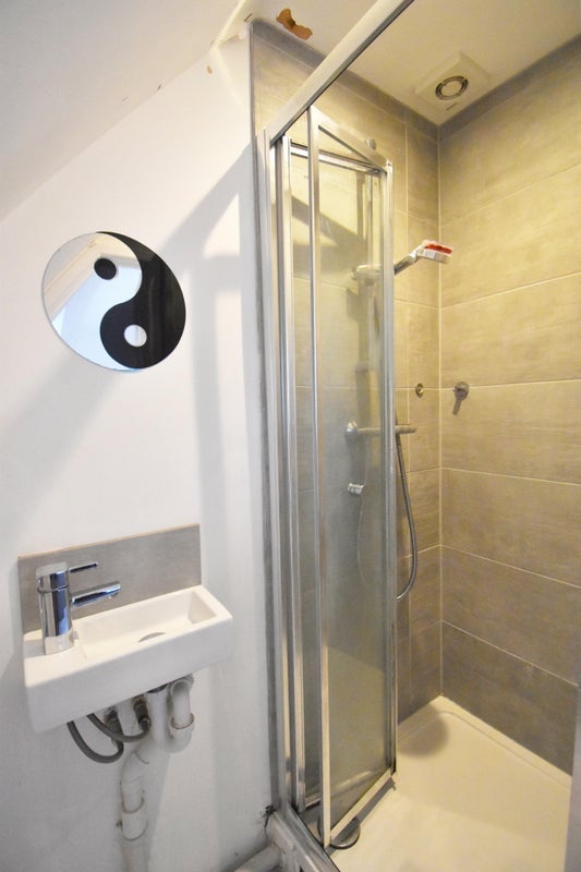 Room Walden Road in Greater London
