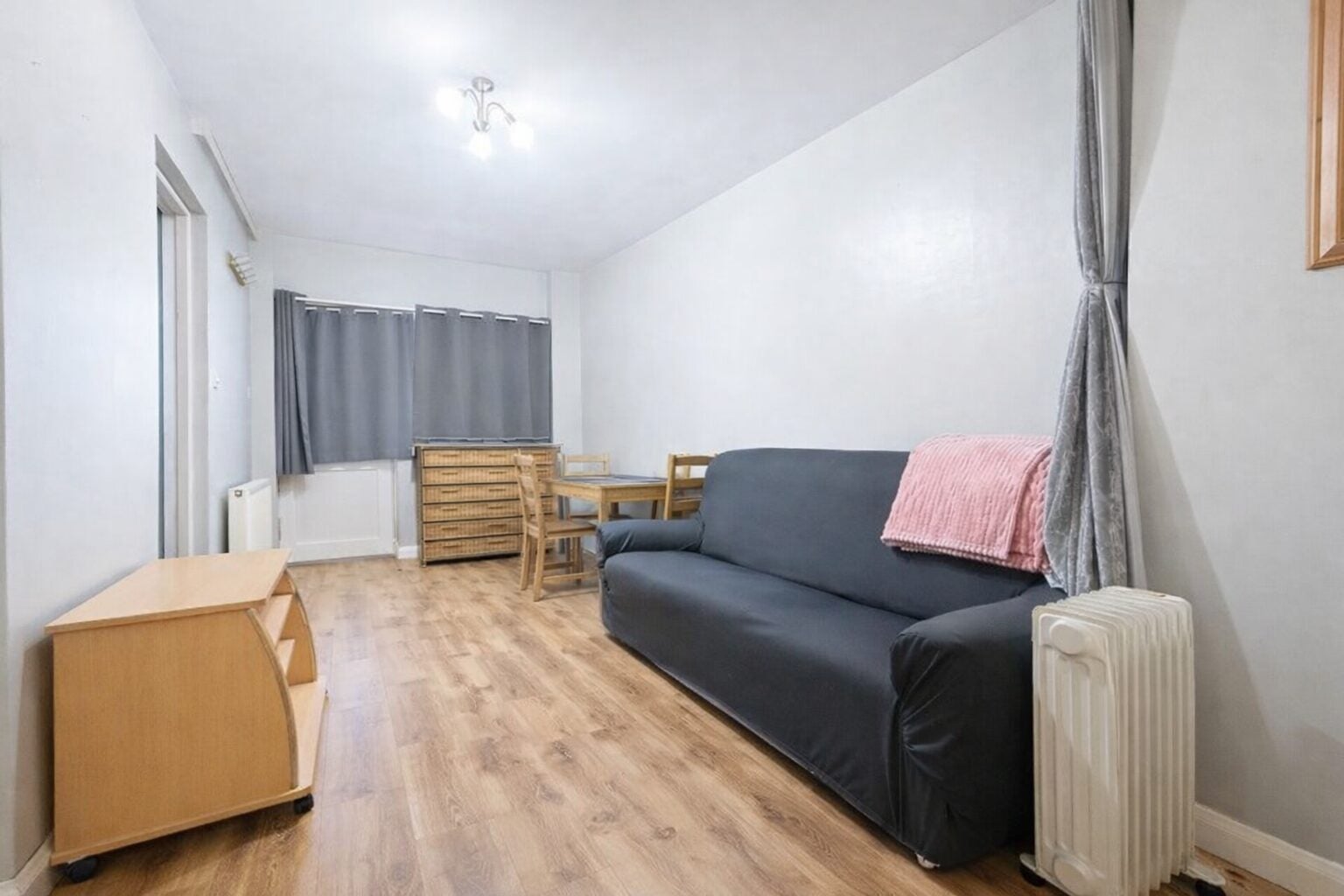 Flat Deeds Grove in High Wycombe