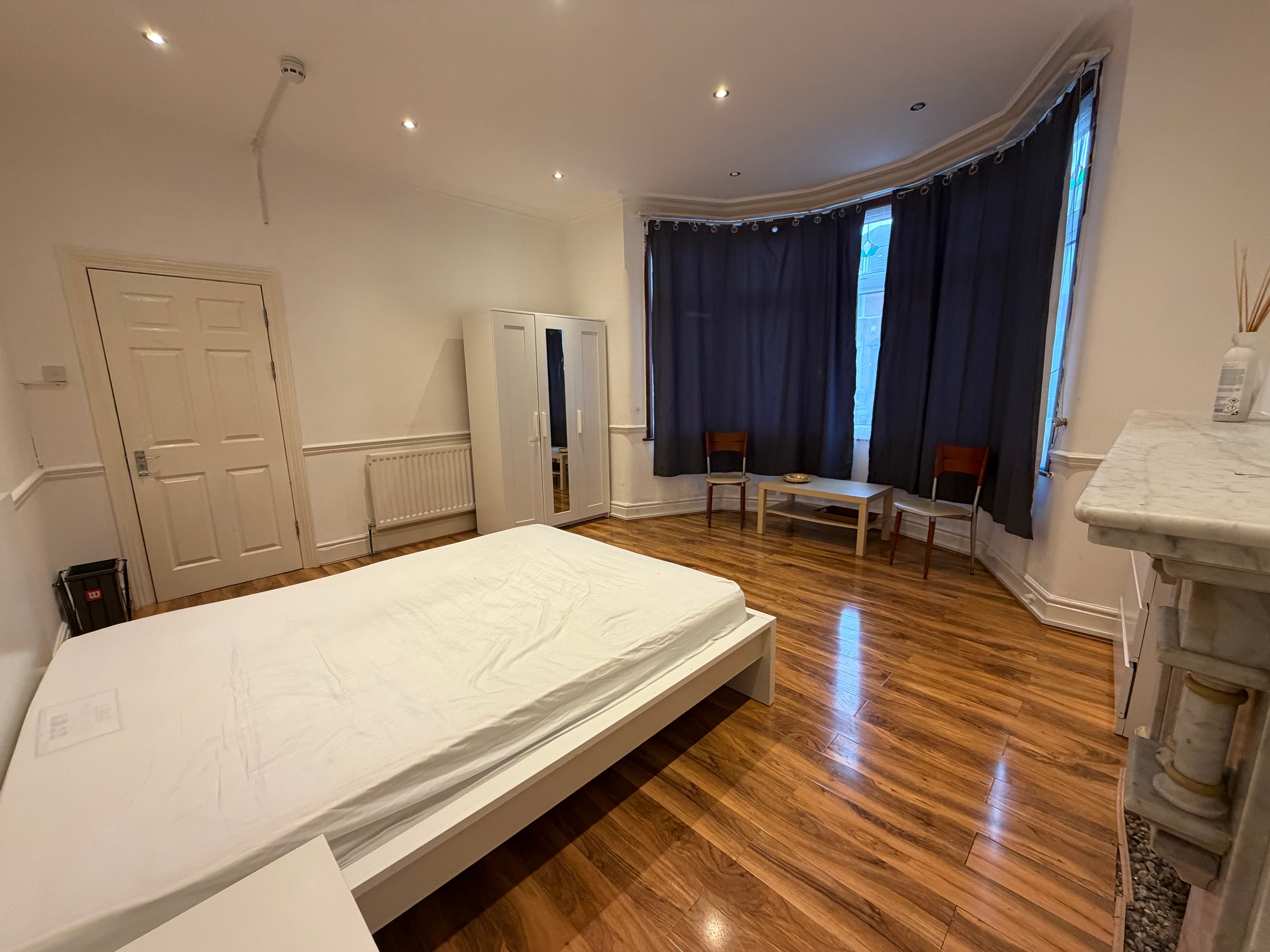 Room Woodstock Gardens in Greater London