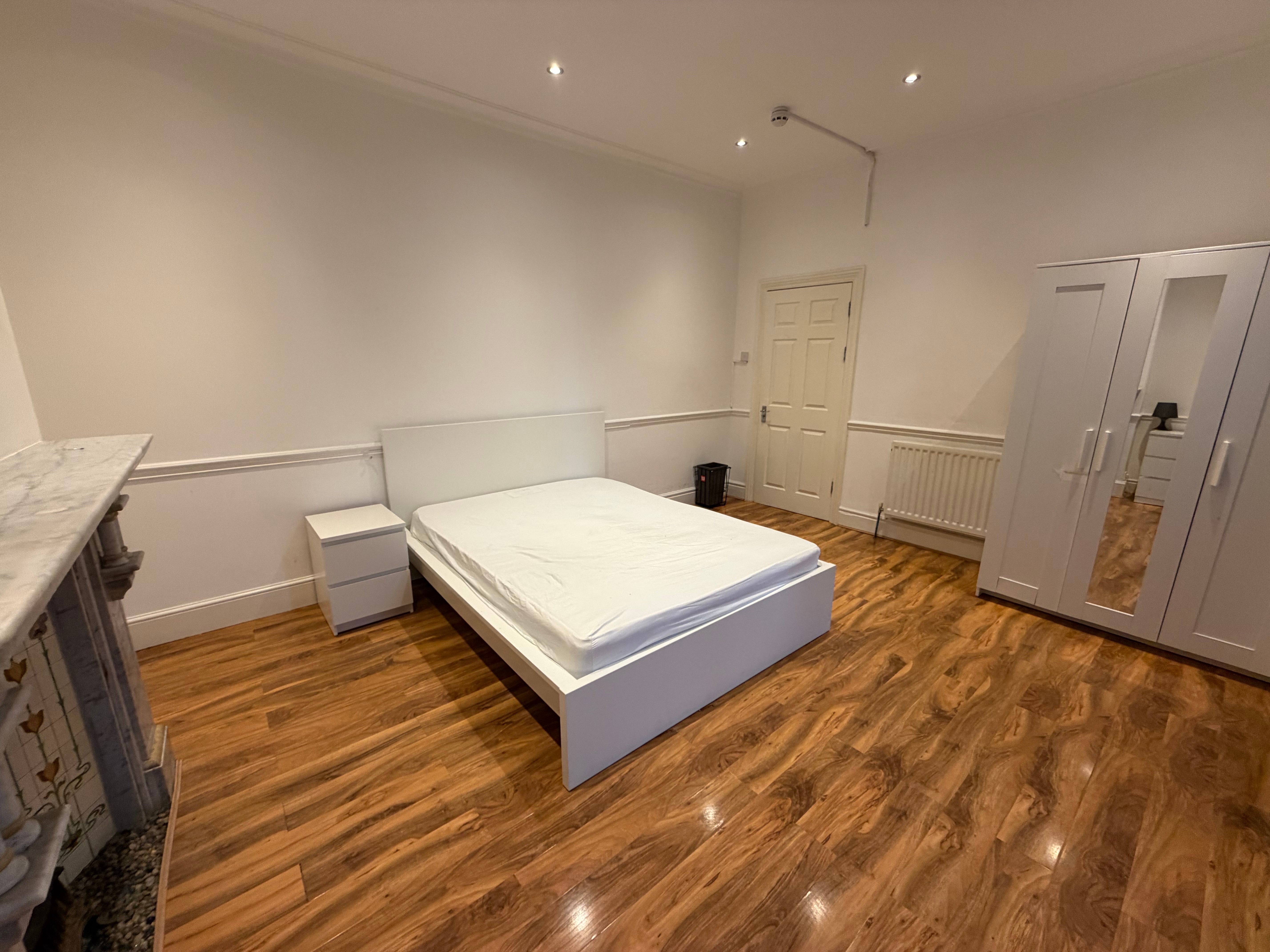 Room Woodstock Gardens in Greater London