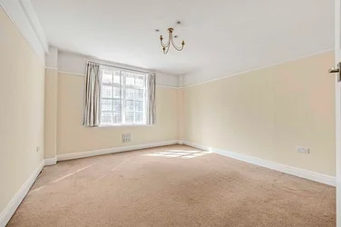 Flat Coram Street in Greater London