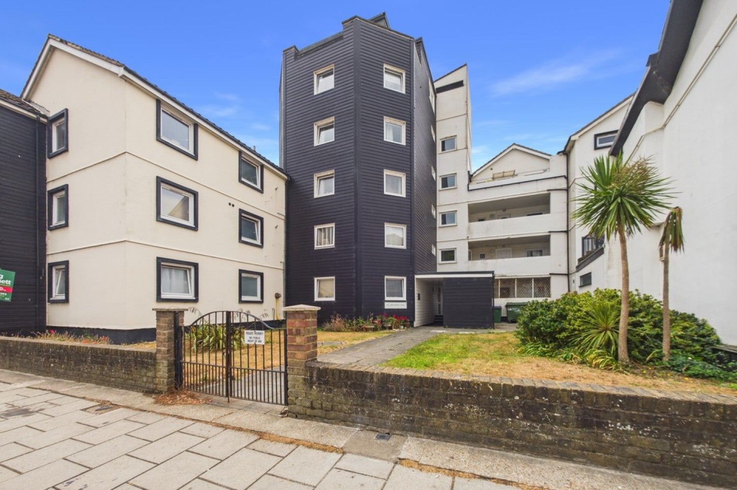 Flat Sandgate High Street in Folkestone and Hythe District