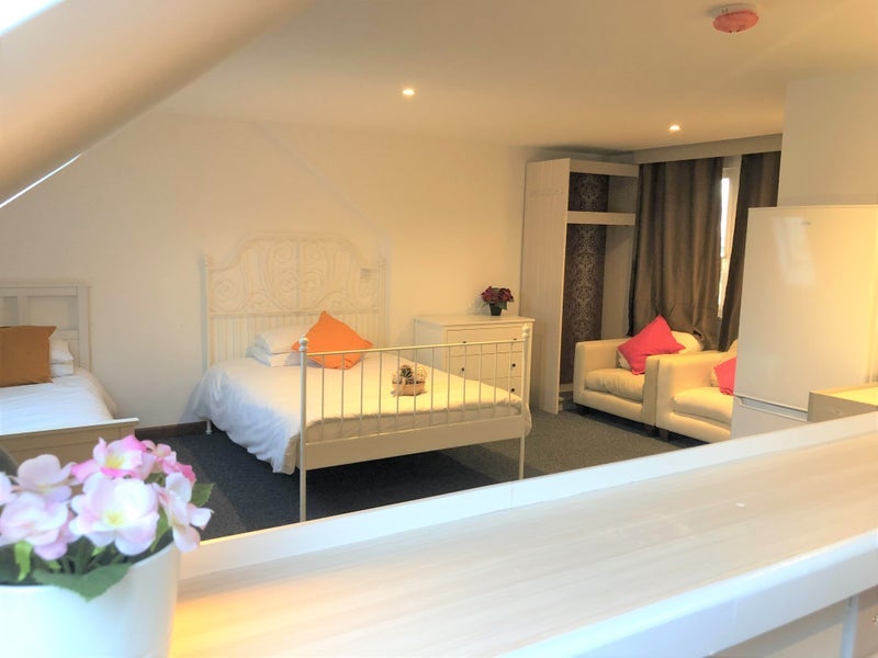 Room Charter Avenue in Coventry