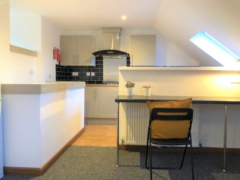 Room Charter Avenue in Coventry