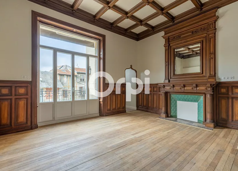 Appartement Place du Champ de Juillet à Limoges