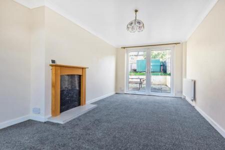 House Shelley Avenue in Bracknell
