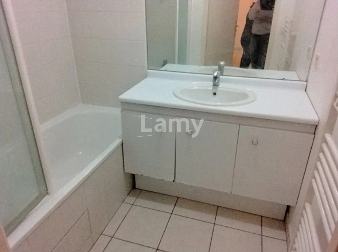 Flat Rue Henri Rol-Tanguy in Grigny