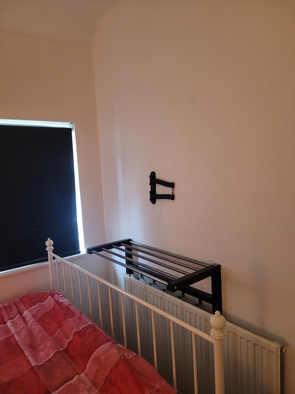 Room Trowbridge Road in Bristol