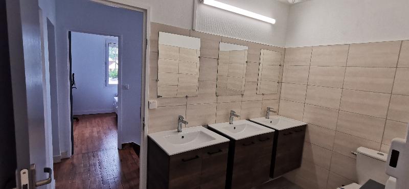 Room Rue des Treilles in Libourne