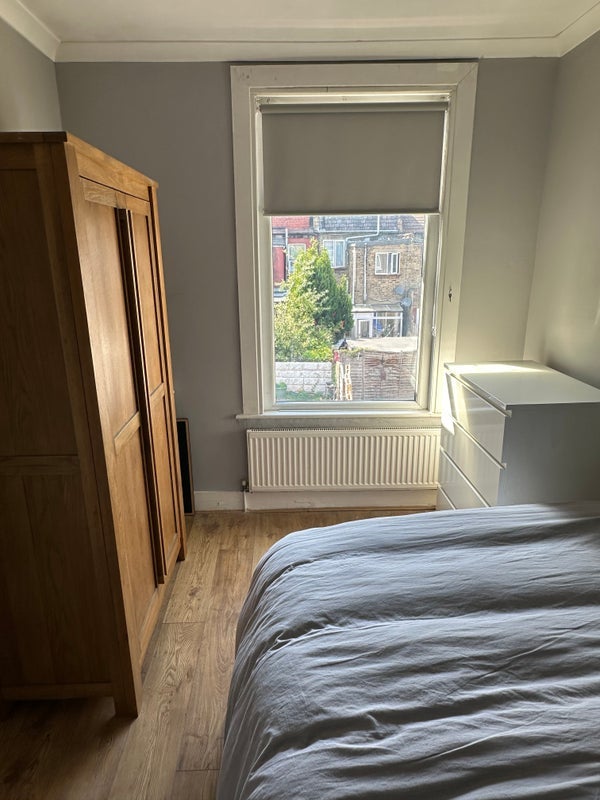 Room Middlesborough Road in Greater London