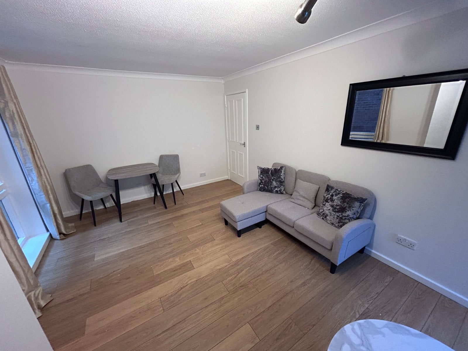 Flat Robinson Row in Hull