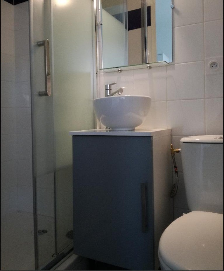 Room Rue des Treilles in Libourne