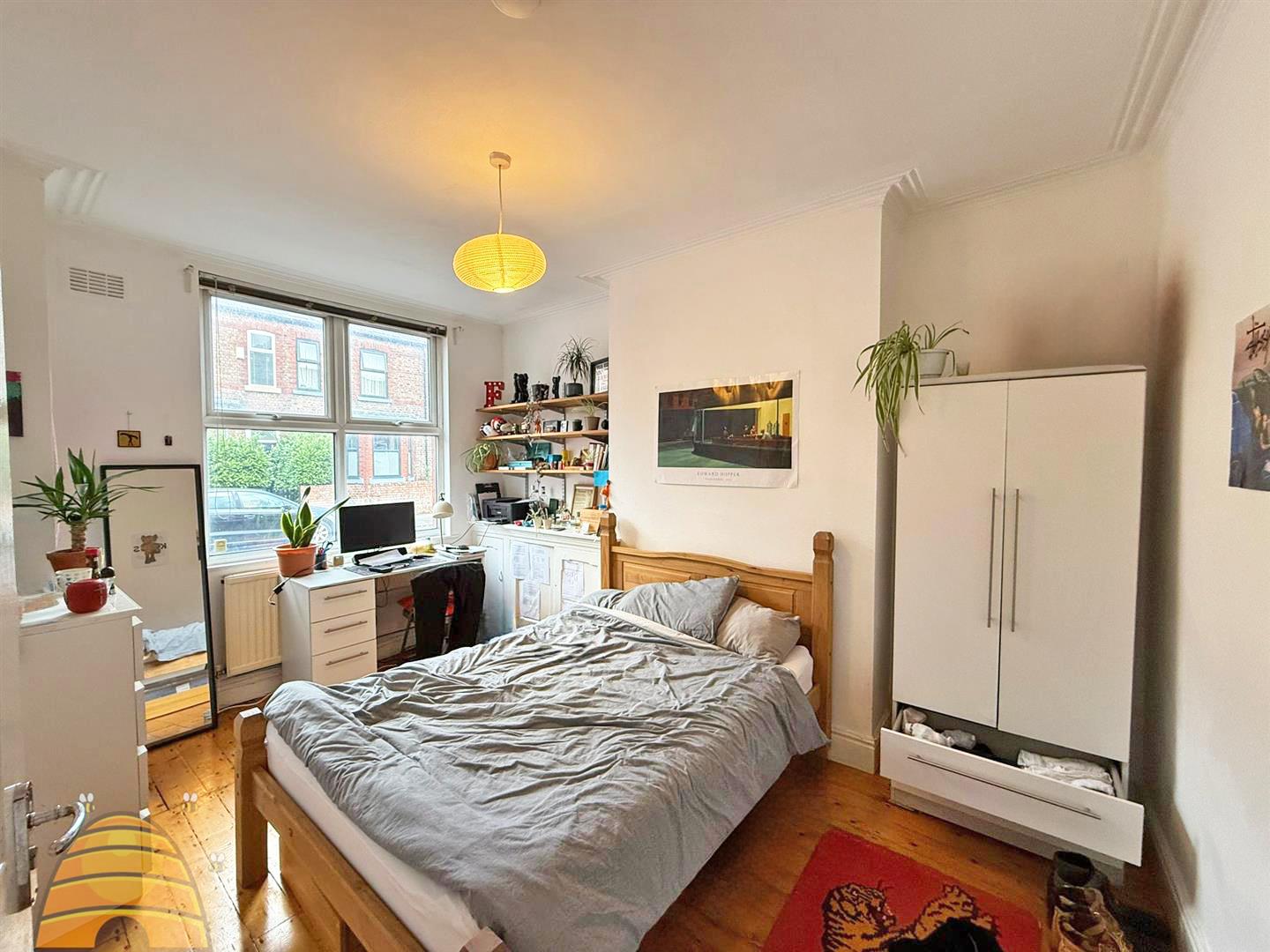 Flat Davenport Avenue in Manchester