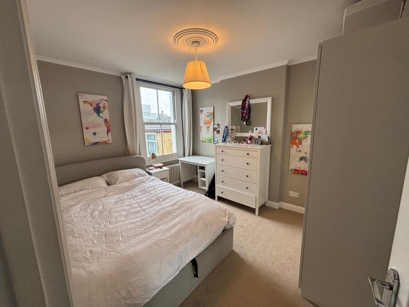 Room Hargwyne Street in Greater London