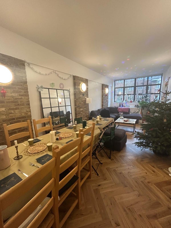 Room Tudor Grove in Greater London