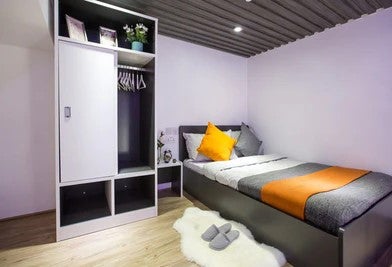 Room Belgrade Square in Coventry