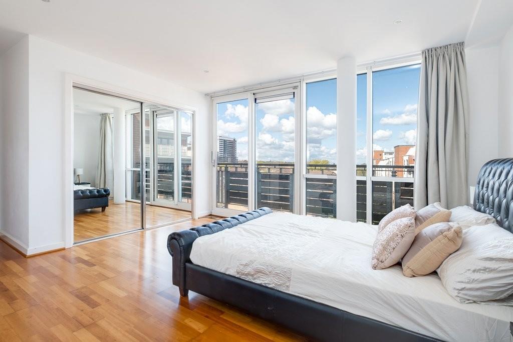 Flat Ladywood Middleway in Birmingham