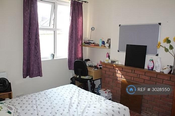 Room Perry Street in Northampton