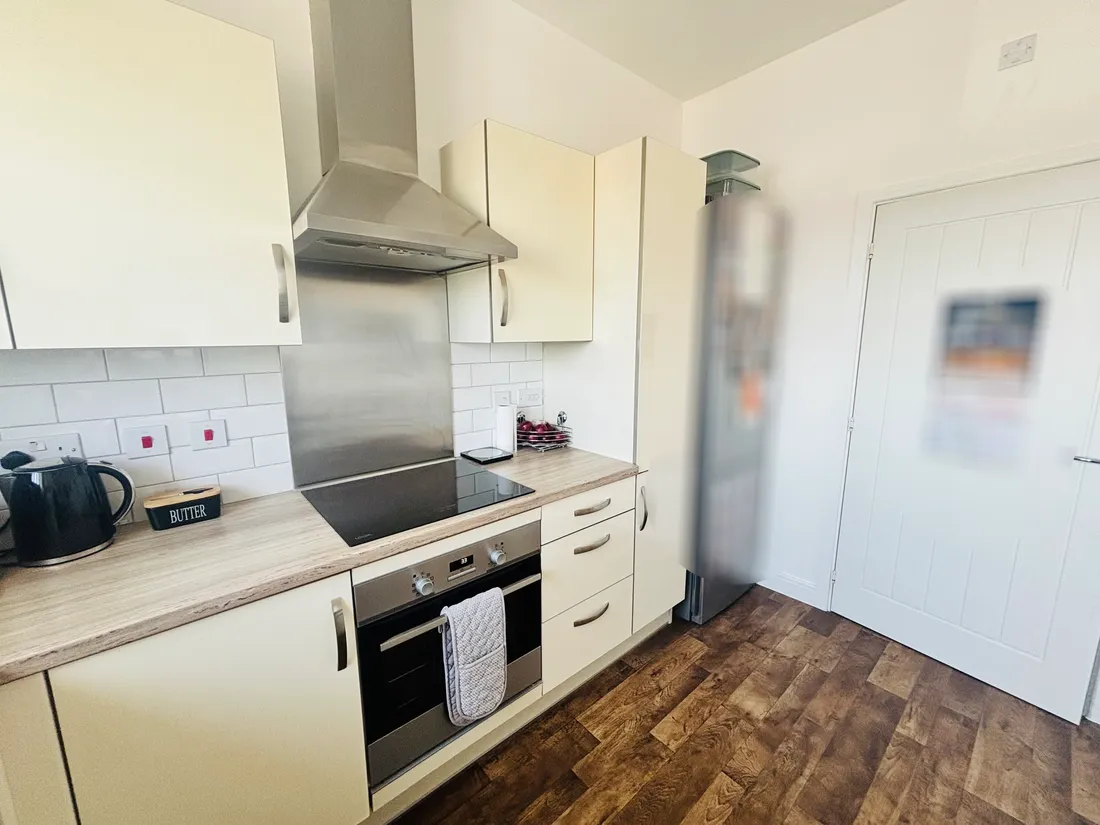 Flat Ffordd Y Mileniwm in Barry
