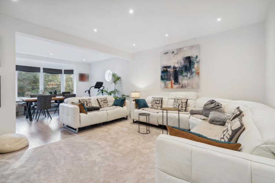 House Hillside Rise in Greater London