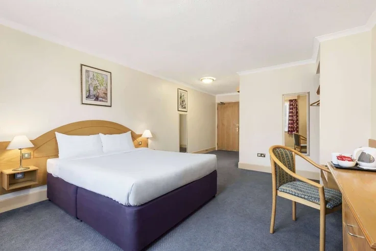 Flat M1 in Long Buckby